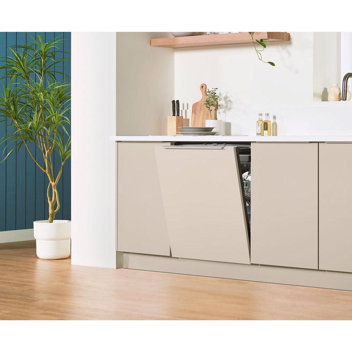 Samsung DW60BG830I00EU, 14 Place Setting Fully Integrated Dishwasher, B Rated