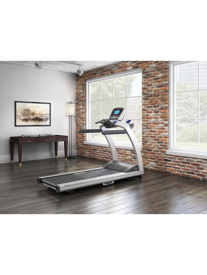 Life Fitness T5 Treadmill with Go Console