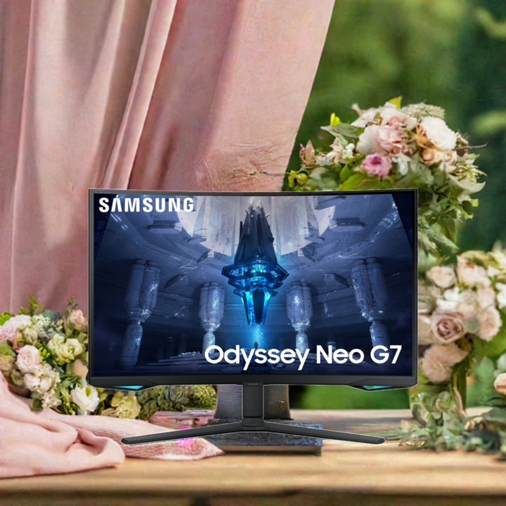 'Samsung Odyssey Neo G7 32" Curved Gaming Monitor 4K UHD, Quantum HDR 2000, 165Hz, 1ms, FreeSync Pro'