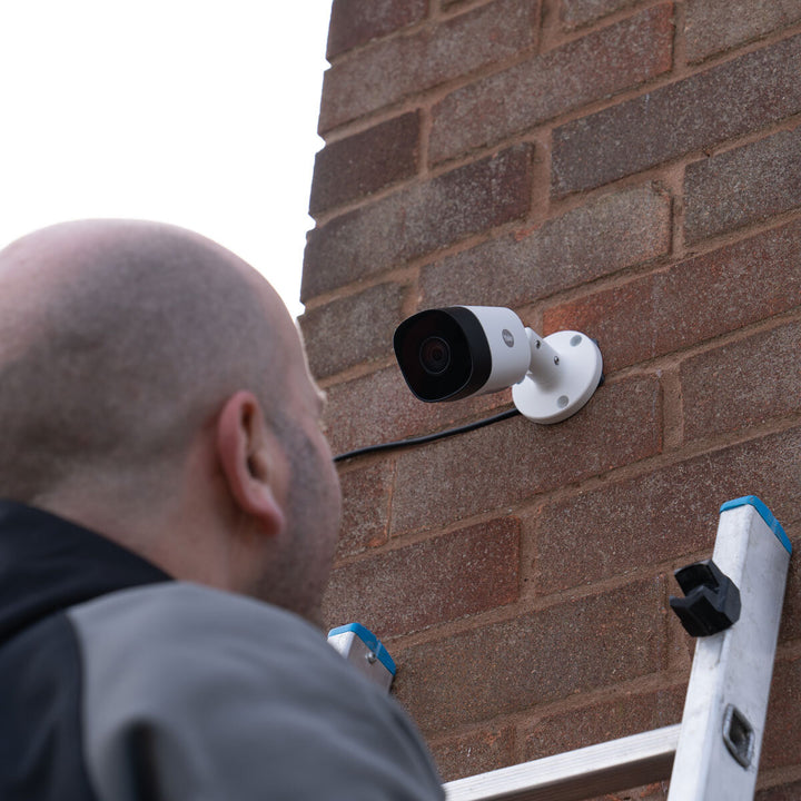 Yale 6 Camera Security System Including 2 x Pan/Tilt Cameras and Installation