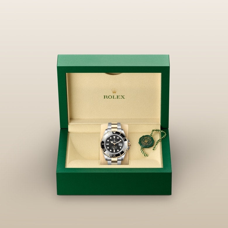 Rolex Sea-Dweller Oyster, 43 mm, Oystersteel and yellow gold M126603-0001 Rolex Sea-Dweller Citizen of the deep