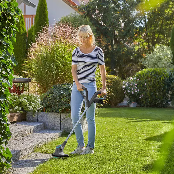 Gardena EasyCut Grass Trimmer with 18V (2.5Ah) Li-ion Battery + Charger