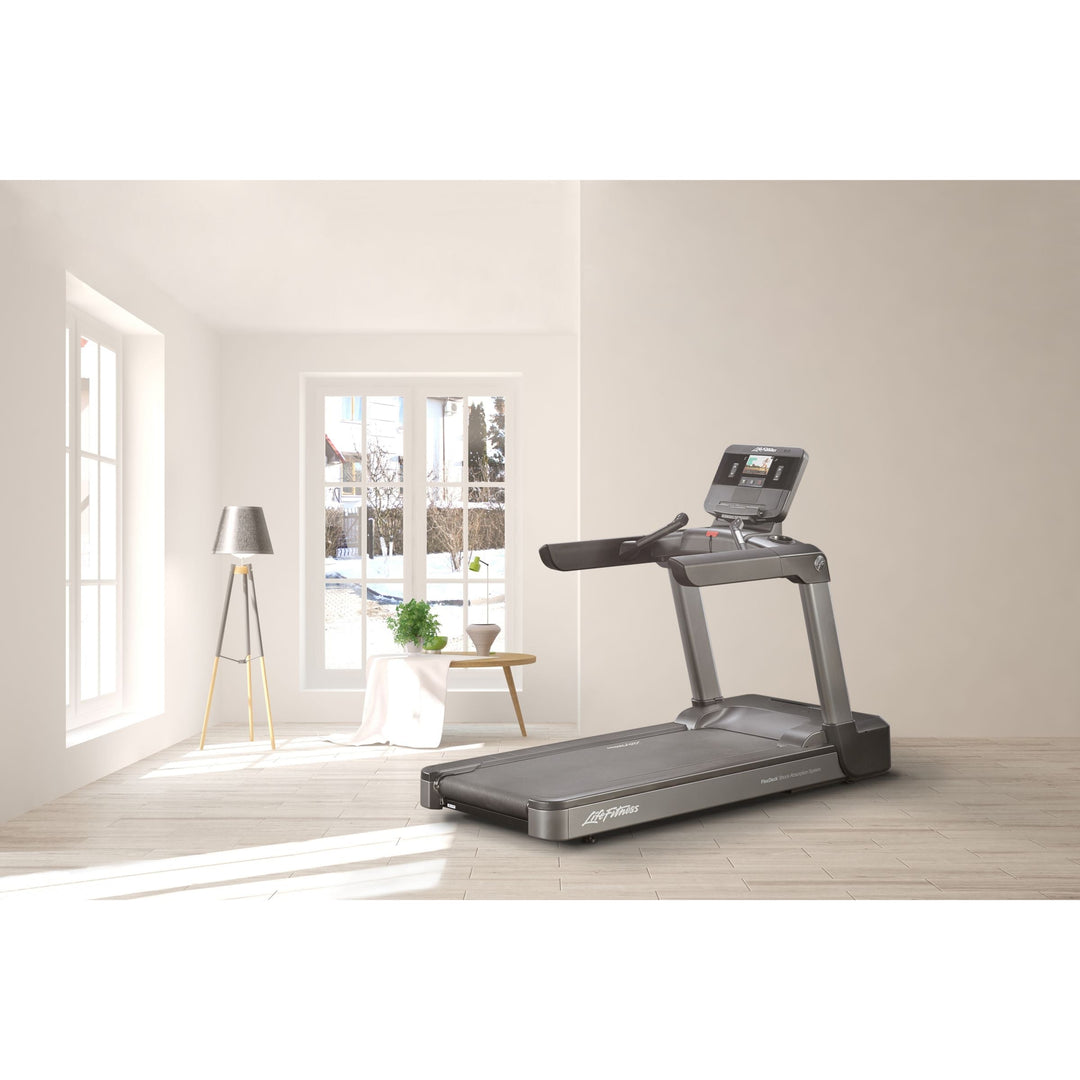 Life Fitness Club Series+  Treadmill