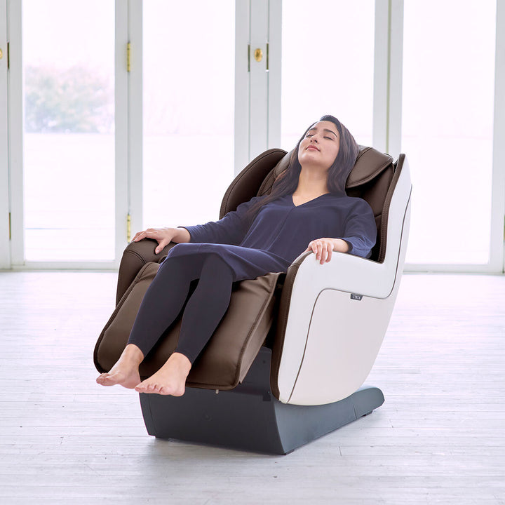 SYNCA CirC+ Massage Chair in Espresso