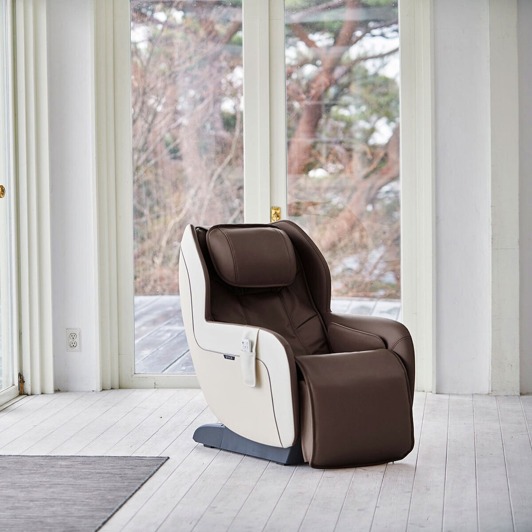SYNCA CirC+ Massage Chair in Espresso