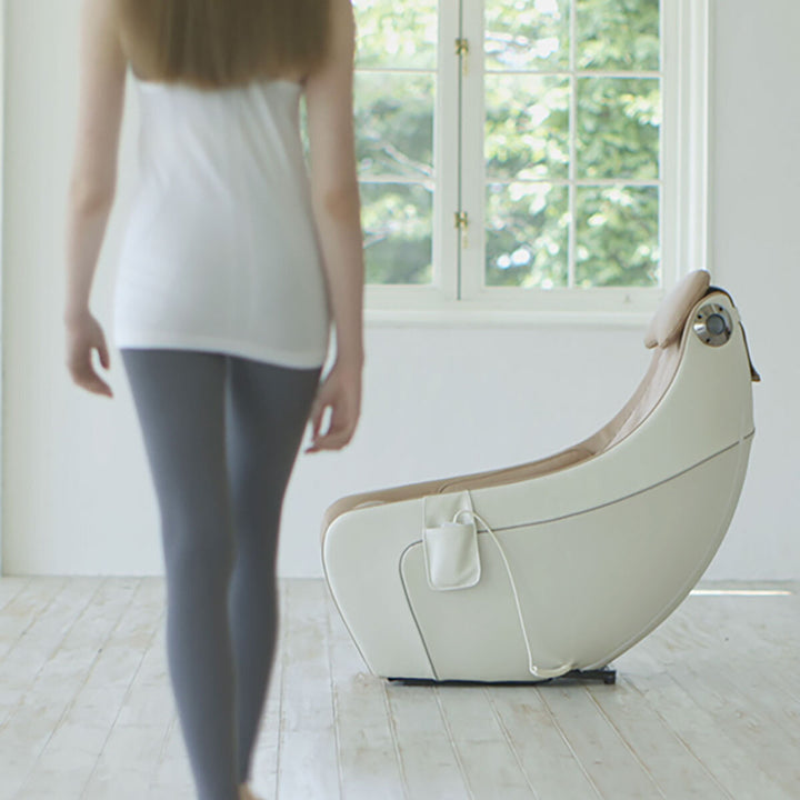SYNCA CirC Massage Chair in Beige