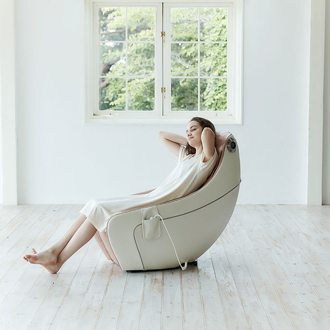 SYNCA CirC Massage Chair in Beige