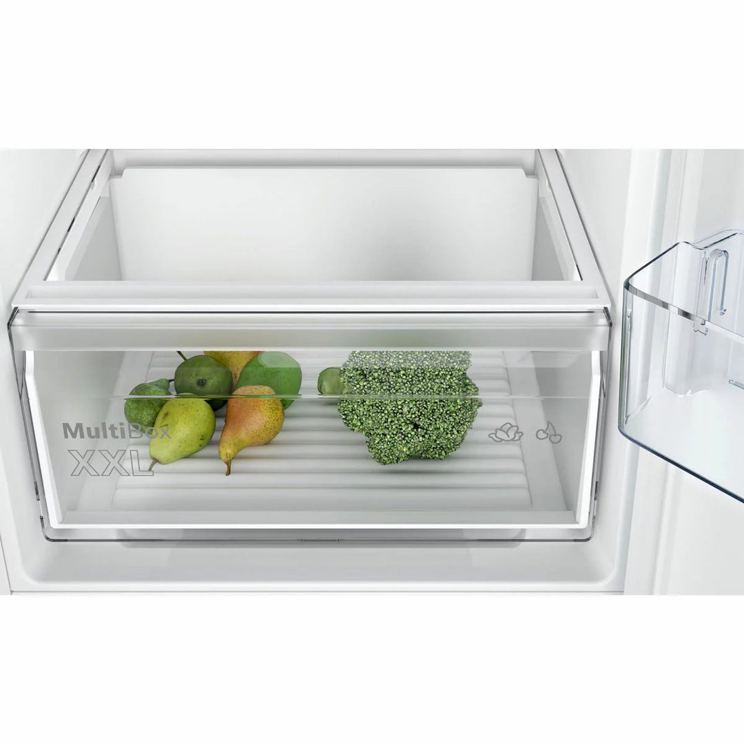 Bosch Series 2, KIN86NSE0G Fully Integrated Fridge Freezer E Rated