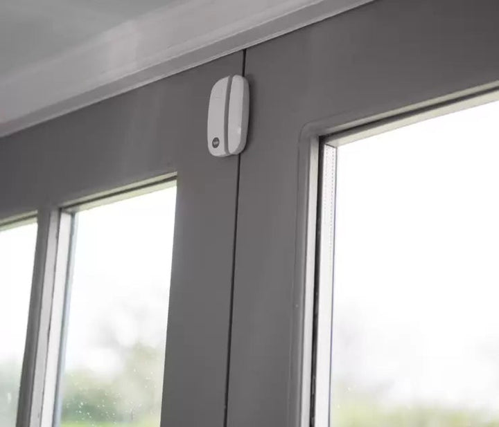 Yale IA-320 10pc Sync Smart Home Alarm with x4 Motion Sensors and x3 Window/Door Sensors