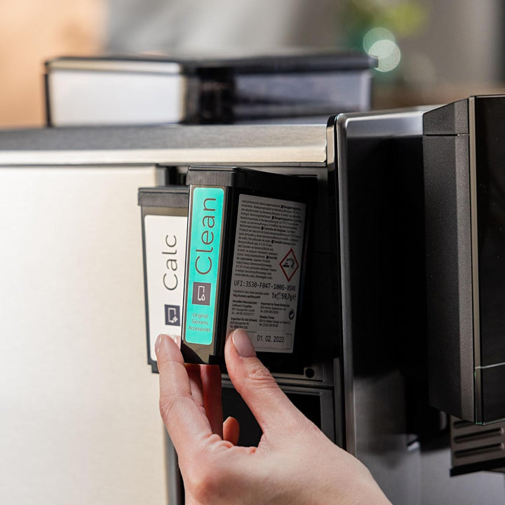 SIEMENS Cleaning Cartridge TZ800Z1 for fully automatic coffee machines EQ900plus, content 1 cleaning cartridge, Black