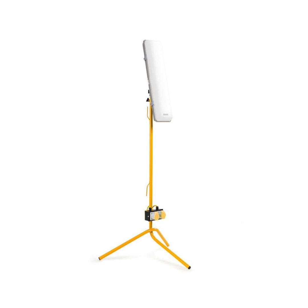 Defender E709285.1 5Ft LED Anti Corrosive with Fixed Leg Tripod 110V~50Hz