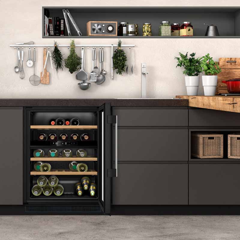 N70 Built Under 60cm Wine Cooler - Black - KU9213HG0G