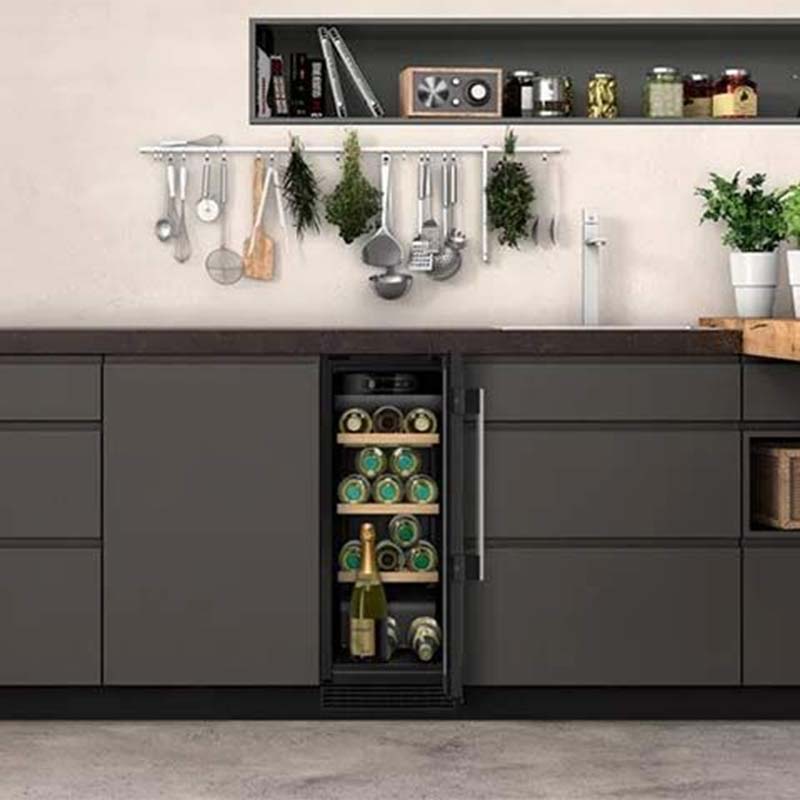 KU9202HF0G N70 Built Under 30cm Wine Cooler - Black